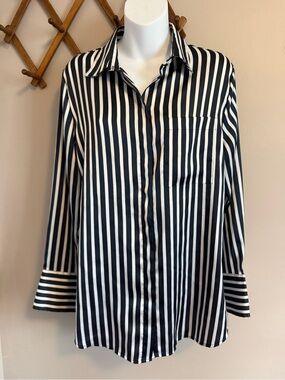 Banana Republic Satin Vertical Stripe Dillon Classic Fit Button Shirt Medium